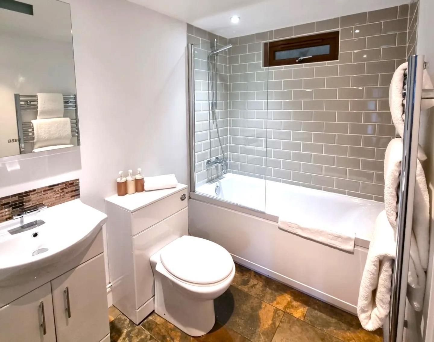 Oak Tree Rooms Ltd บร็อคเคนเฮิร์สต์ ภายนอก รูปภาพ