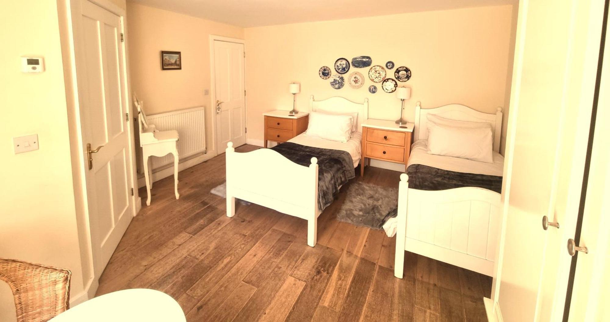 Oak Tree Rooms Ltd บร็อคเคนเฮิร์สต์ ภายนอก รูปภาพ